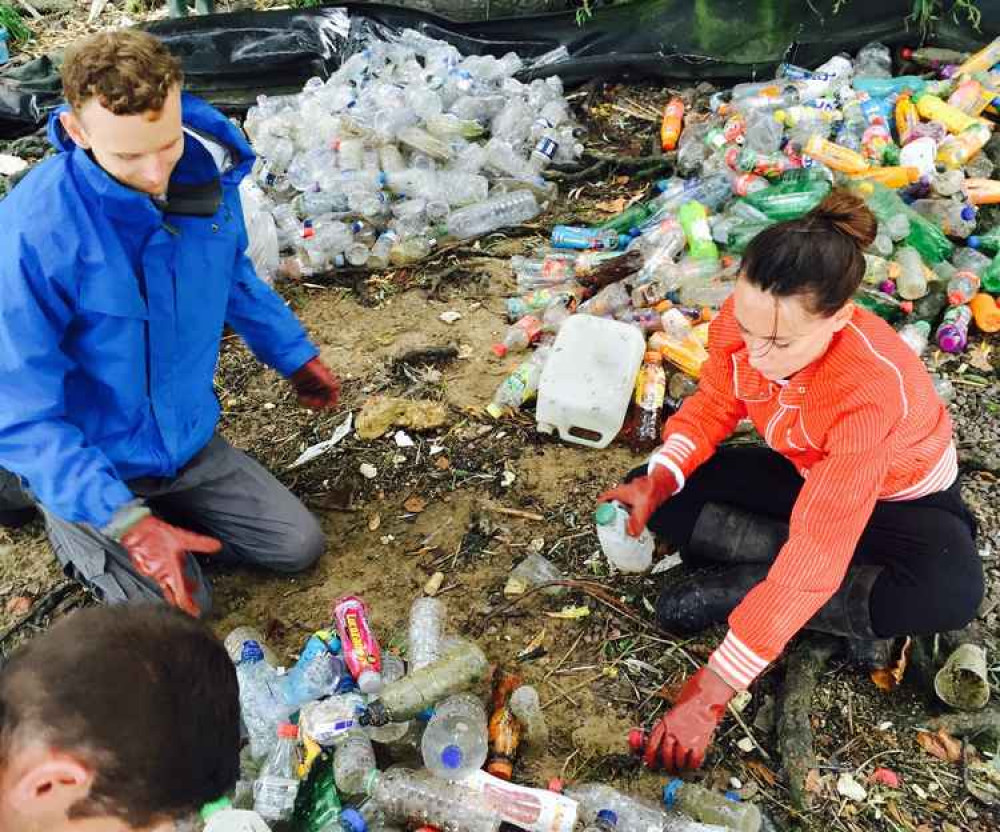 Almost 600 plastic bottles were collected at Crabtree Wharf Big Bottle Count 2016. Credit: Thames21