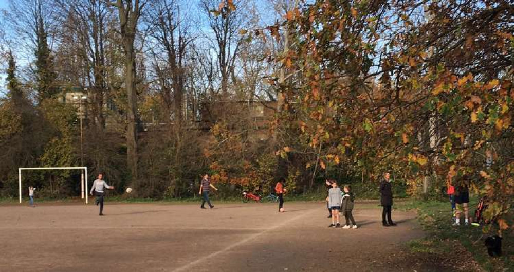 Tooting Triangle pitch busy in December 2020