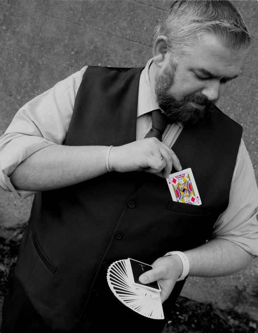 Magician Chris Howat performing Magician Chris Howat performing