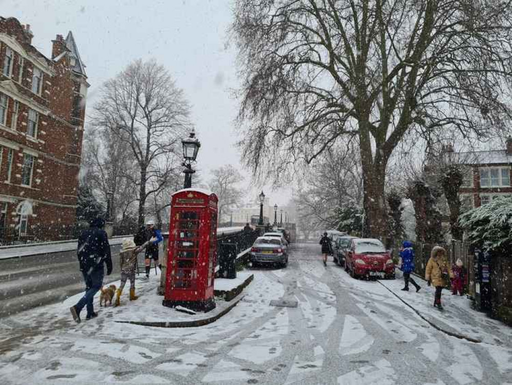 Richmond Bridge phone box