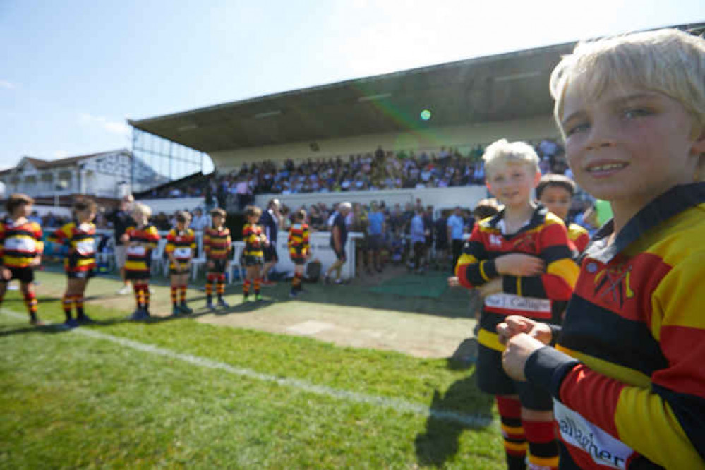 A sunny afternoon at the Athletic Ground