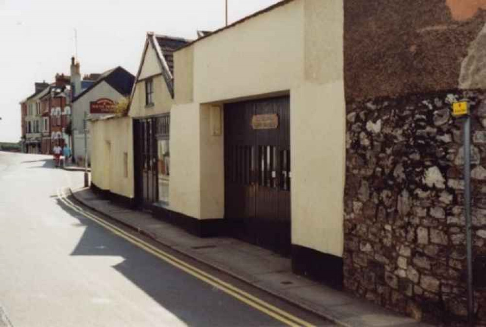 Cleveland Garage, 1990. Picture: Dawlish Local History Group and Dawlish Museum Archives