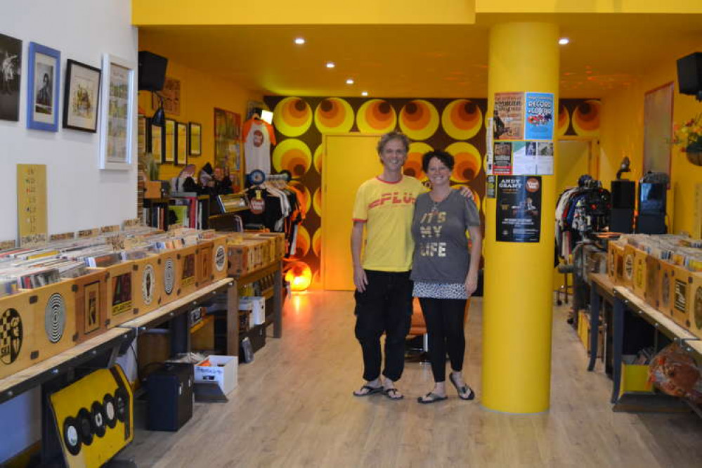 Mark and Helen of Vinyl Van Mark and Helen of Vinyl Van