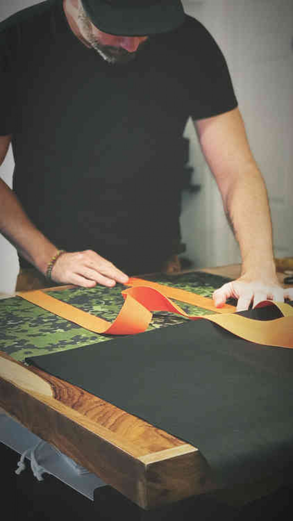For the gentleman bags he creates, he can take orders to make them as you want For the gentleman bags he creates, he can take orders to make them as you want
