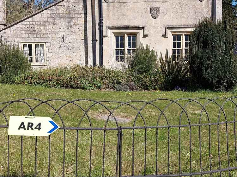 The location filming signs at Orchardleigh