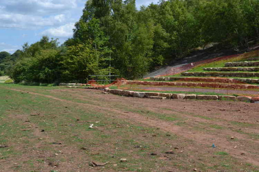 The path to the theatre