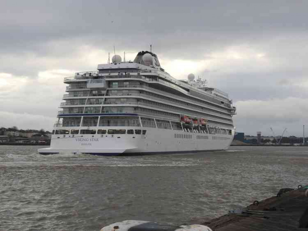 The Viking Star moves towards the Port of Tilbury