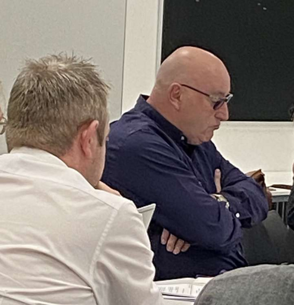 Differing opinions. Cllr Gary Byrne supported the application but committee chair Cllr Tom Kelly (back to camera) led the opposition, despite saying he like the design Differing opinions. Cllr Gary Byrne supported the application but committee chair Cllr Tom Kelly (back to camera) led the opposition, despite saying he like the design