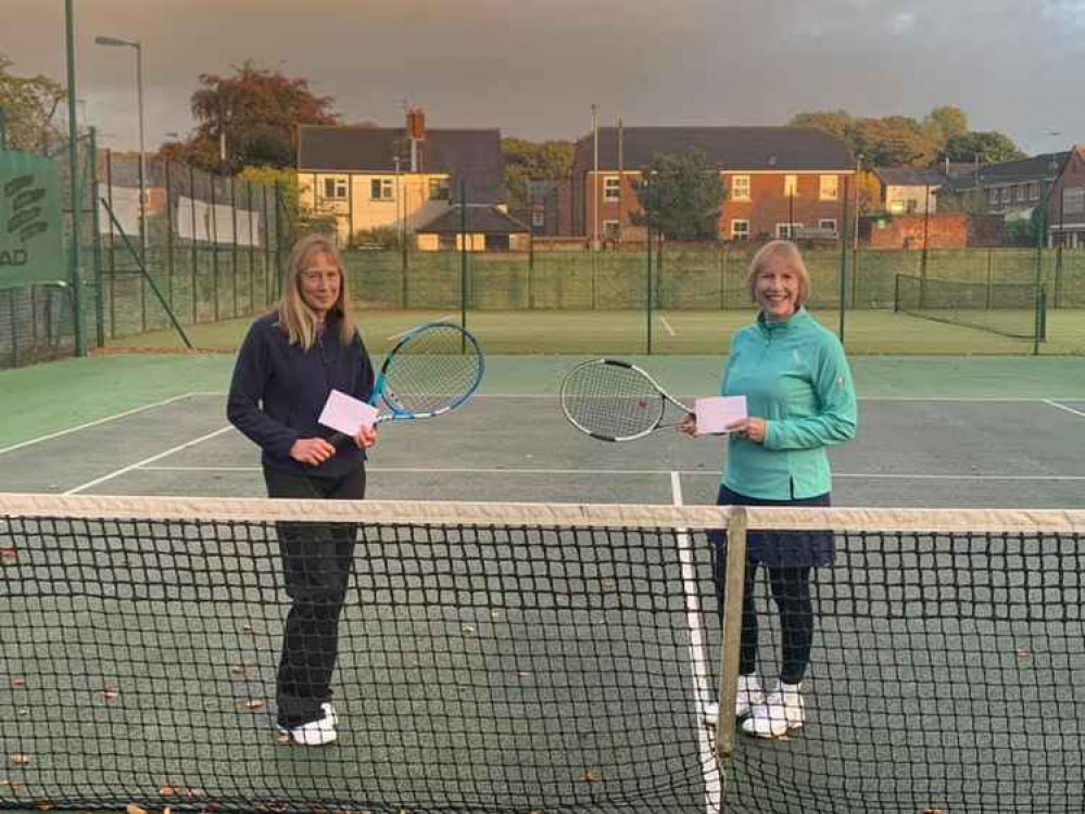 Ladies winners - Jane Cummings and Jackie Simpson Ladies winners - Jane Cummings and Jackie Simpson