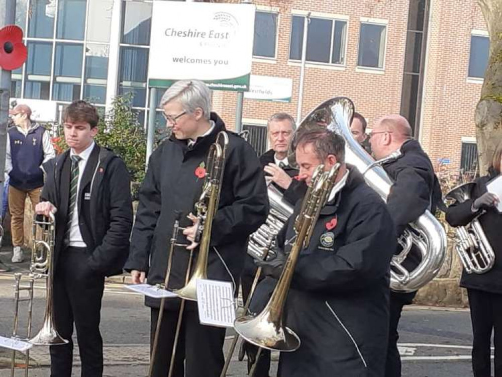 Roberts Bakery Band lead the procession from Westfields