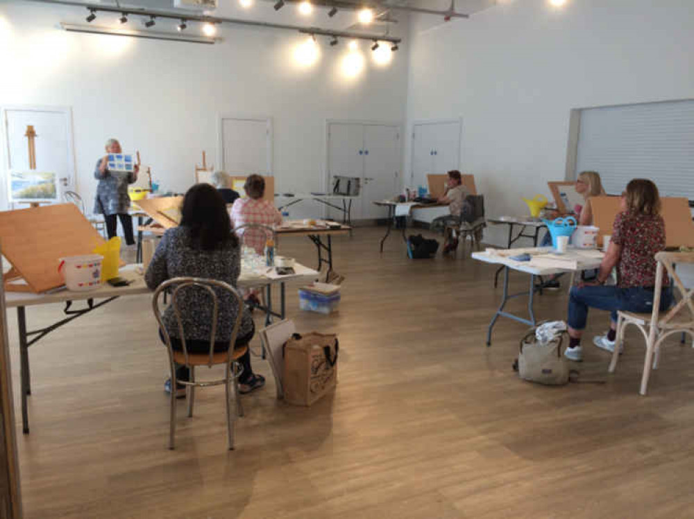 Open Ealing class taught by artist Helen Trevisiol-Duff