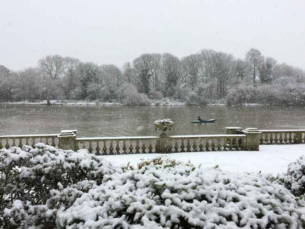 By Thames Eyot Loggia & Shell Grotto Group