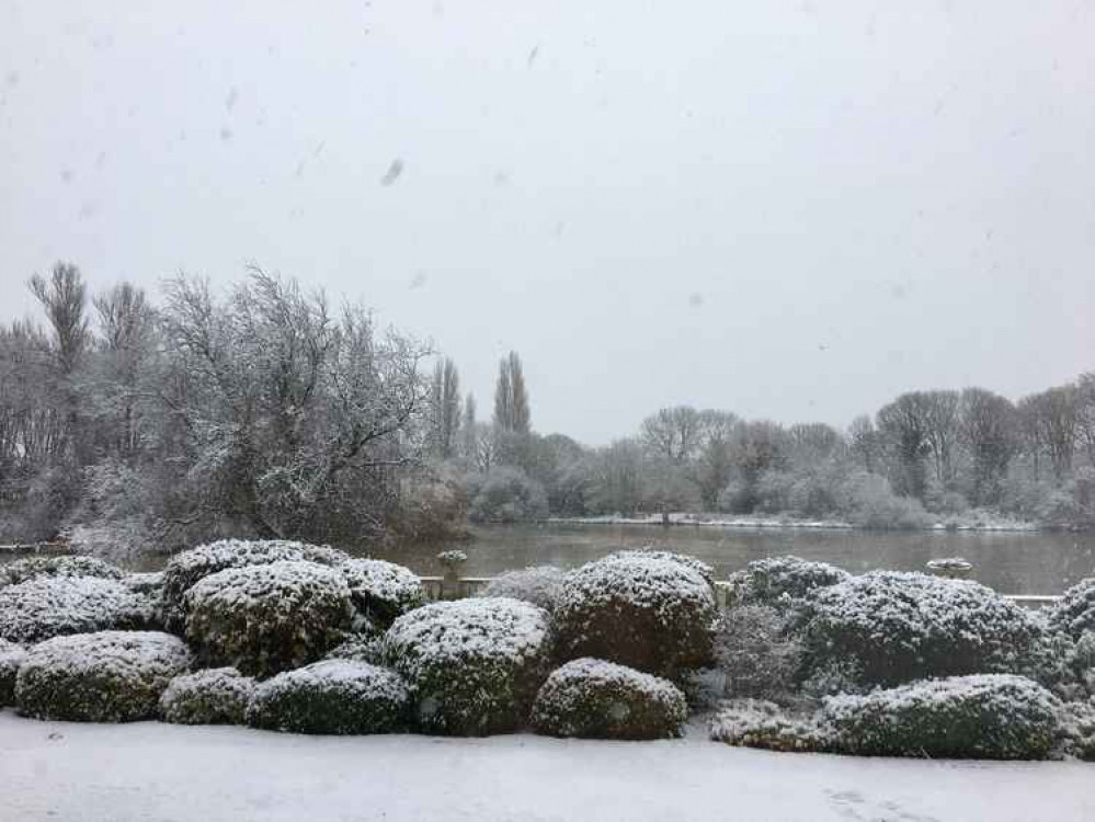 By Thames Eyot Loggia & Shell Grotto Group