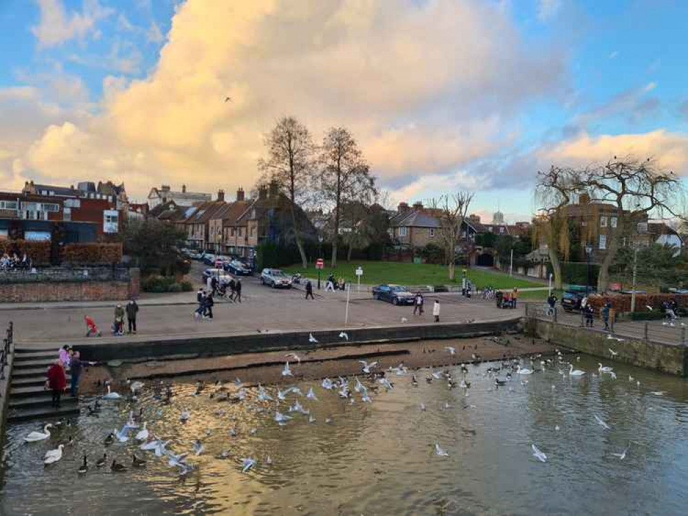 A chilly day on Twickenham Riverside