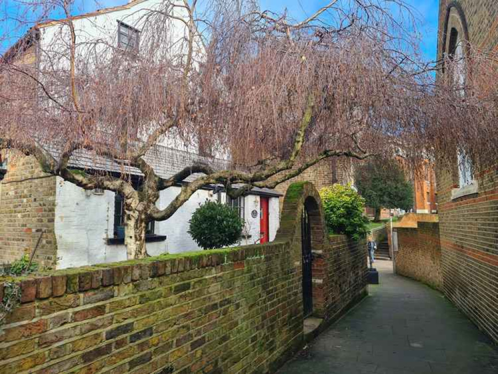 An attractive side road near Twickenham Riverside