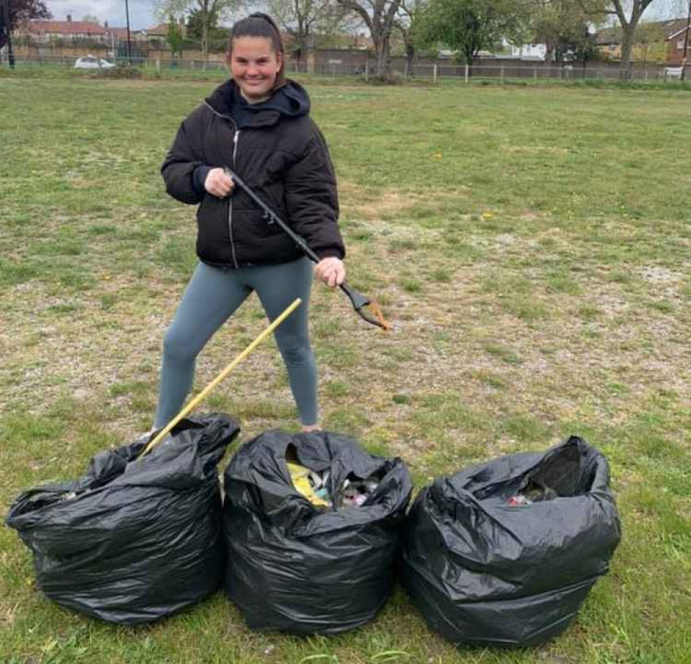 Stefka Grantcharov and her children litter picked for 100 minutes