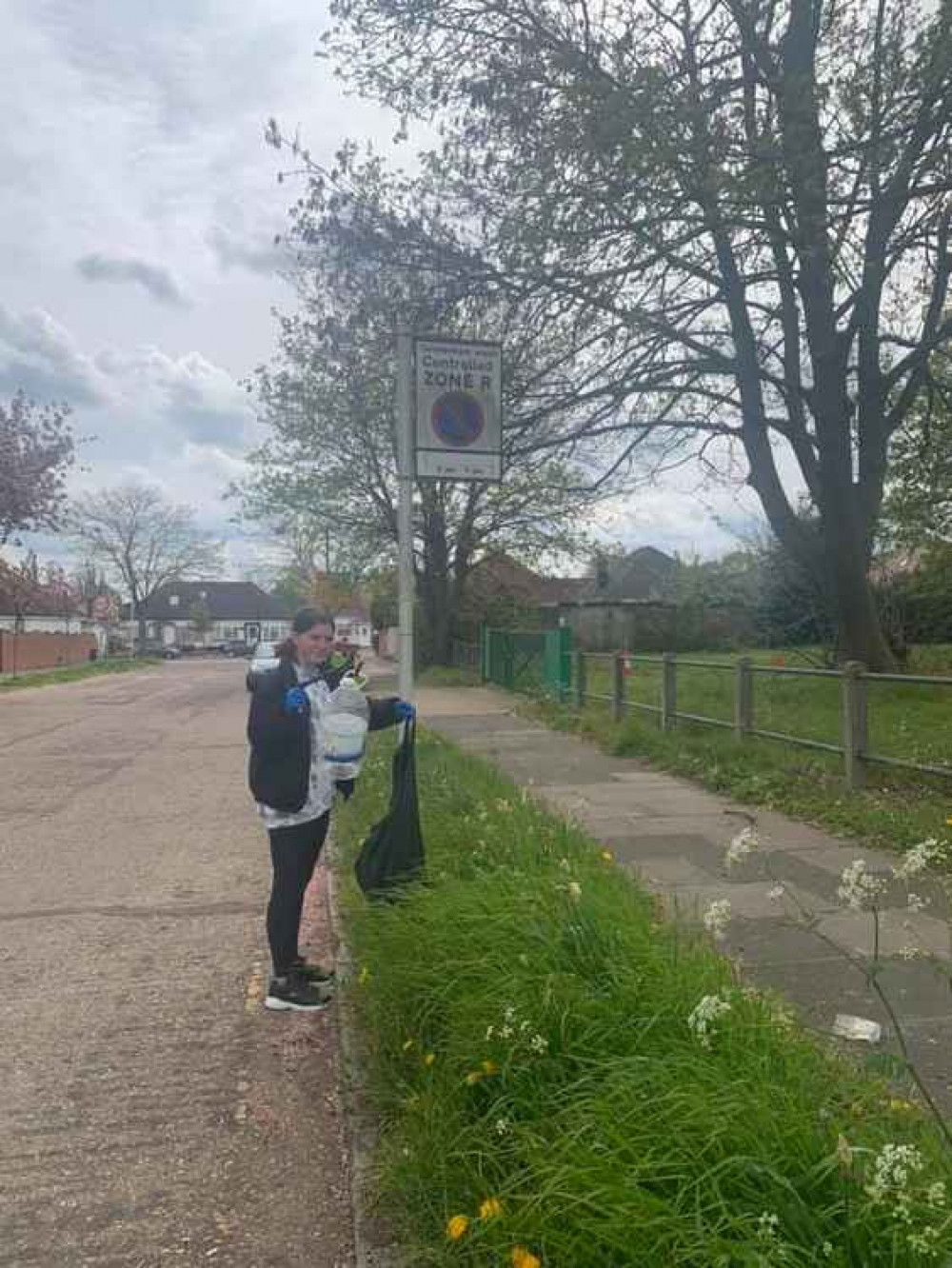 Stefka Grantcharov and her children litter picked for 100 minutes