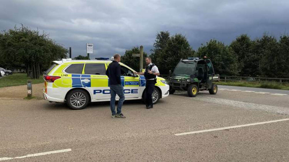 Royal Parks police stationed officers near Roehampton Gate this afternoon to offer reassurance and a deterrent. Credit: Richmond Cycling Campaign.