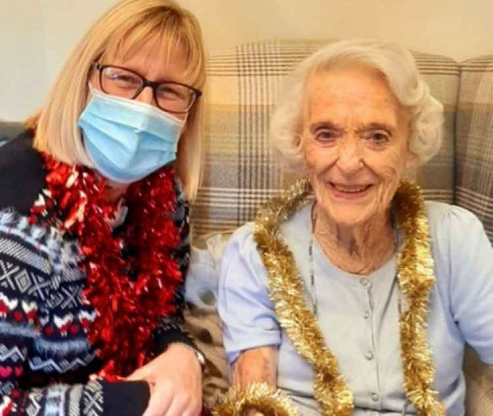 Home Instead deliver hope, cheers and gifts to elderly in north Herts