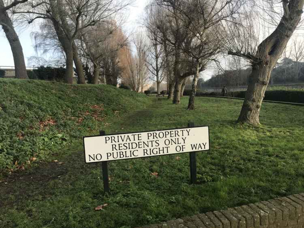 Non-residents say everyone should be able to enjoy the Thames