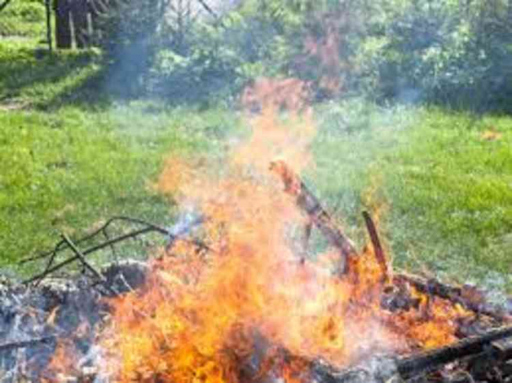 Teddington bonfire warning - do not burn your garden waste Teddington bonfire warning - do not burn your garden waste