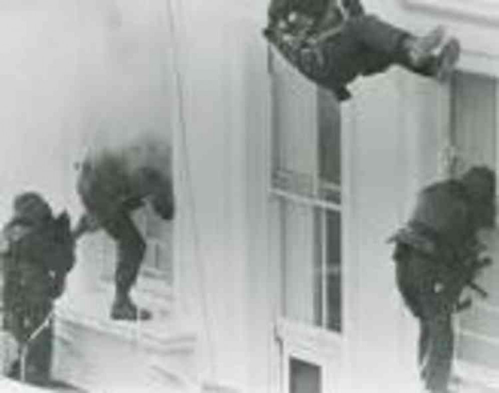 Dramatic photos from the storming of the Iranian Embassy exactly 40 years ago on May 5th 1980 when 17 minutes made history and brought the SAS to global recognition Dramatic photos from the storming of the Iranian Embassy exactly 40 years ago on May 5th 1980 when 17 minutes made history and brought the SAS to global recognition