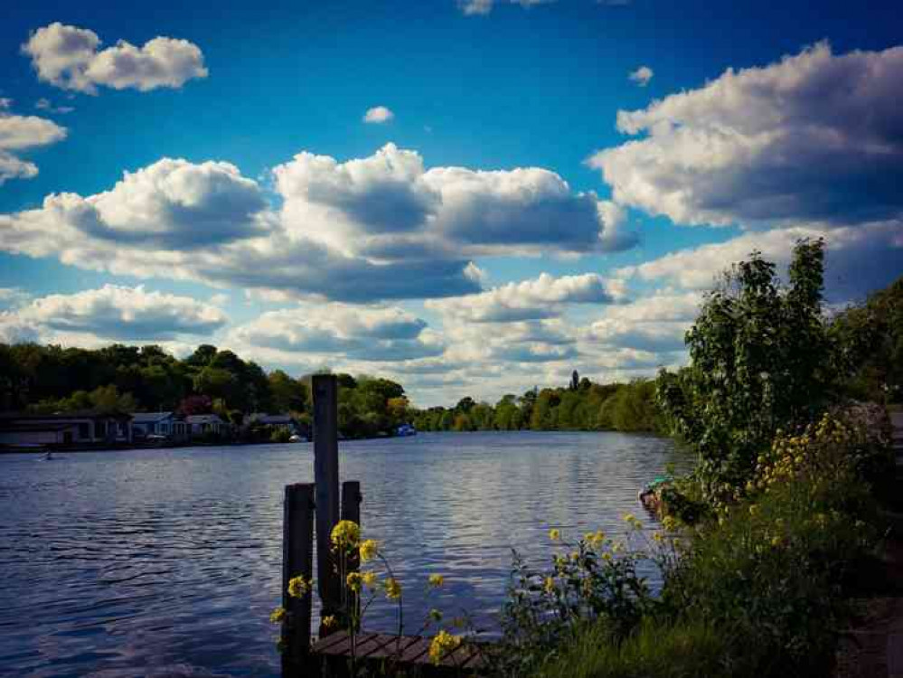 Towpath between Teddington and Kingston - Photo by Maria Luisa