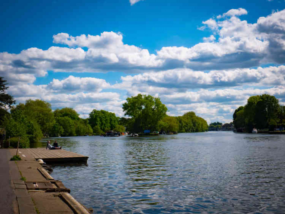 Towpath between Teddington and Kingston - Photo by Maria Luisa