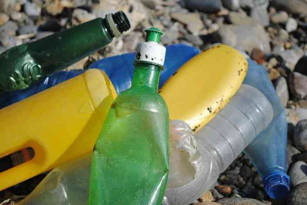 Plastic Pollution in the Thames