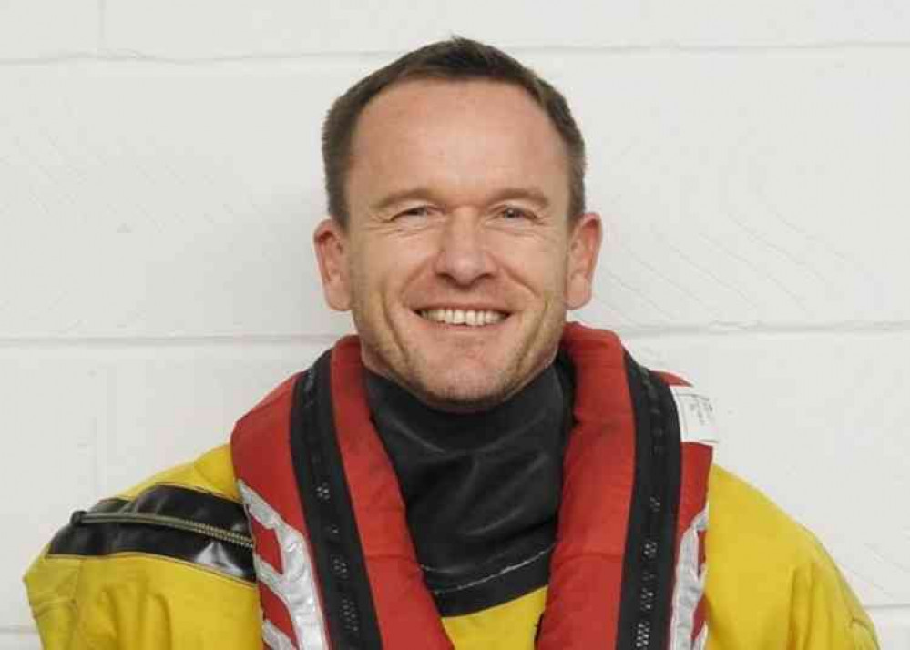 PAUL STALLARD – TEDDINGTON RNLI LPO AND CREW – BY JON BARKER