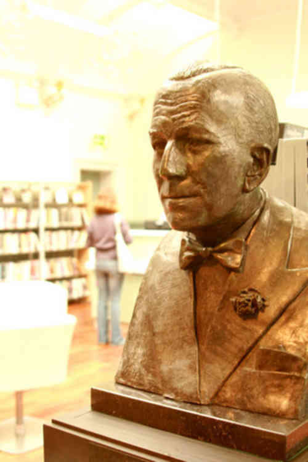 Avril's bust of Sir Noel Coward