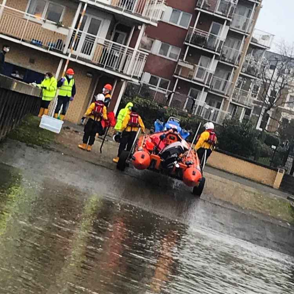 TEDDINGTON RNLI D-785 PETER SAW RECOVERY – BY LAURA TASKER