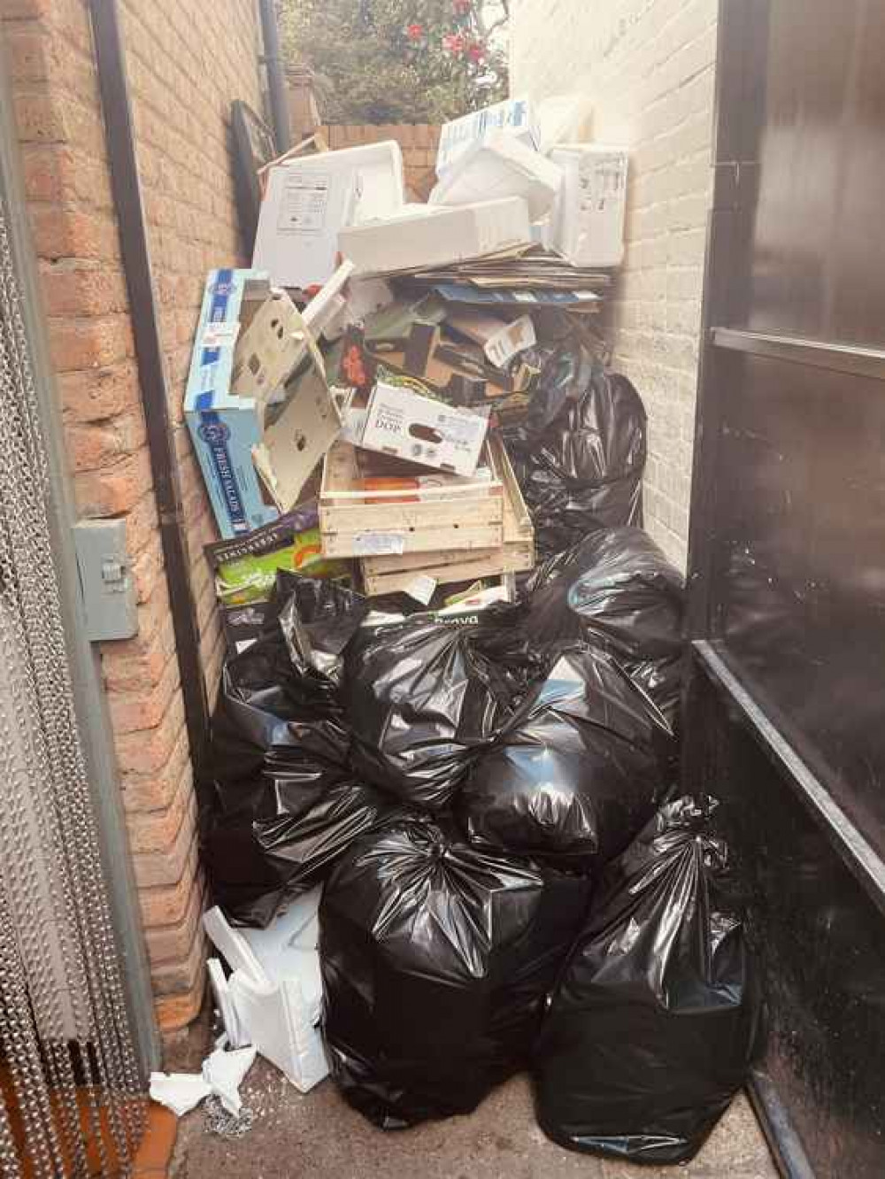 A photo of uncollected waste outside Shambles / Photo: Shambles restaurant