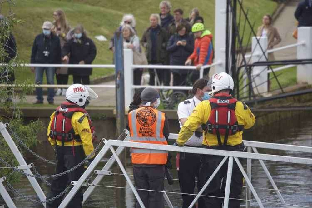 Crew from the Teddington lifeboat station were on hand when a minke whale arrived at the lock