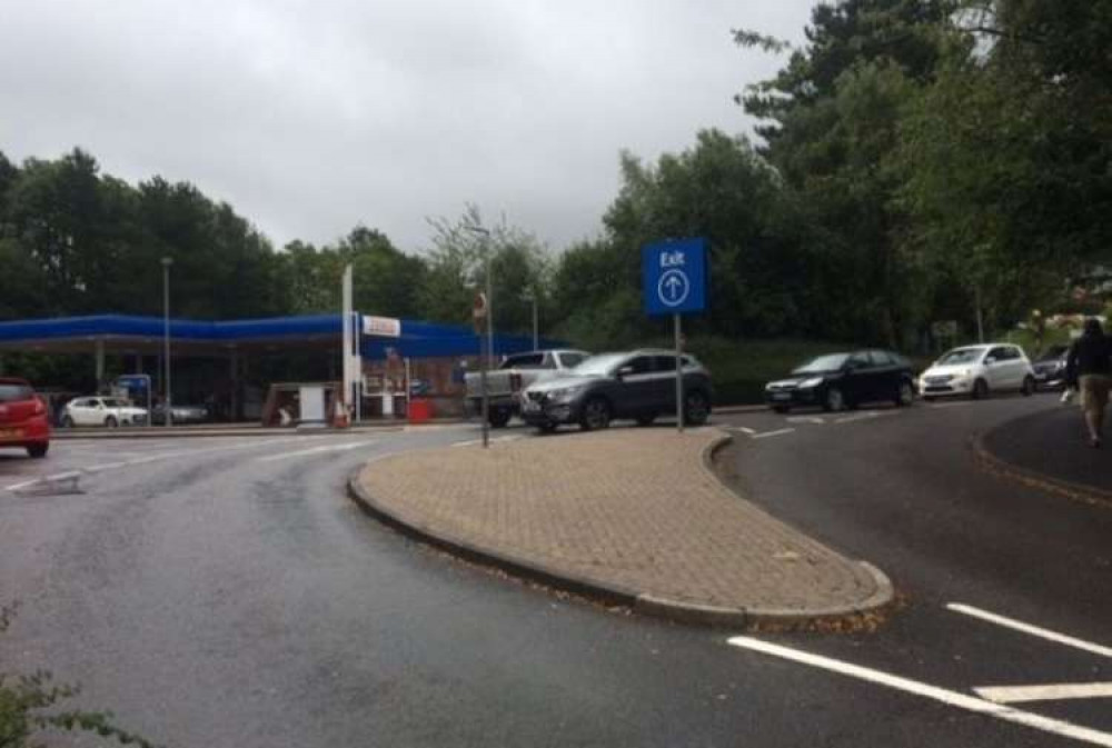 The Tesco filling station, lunchtime, September 28