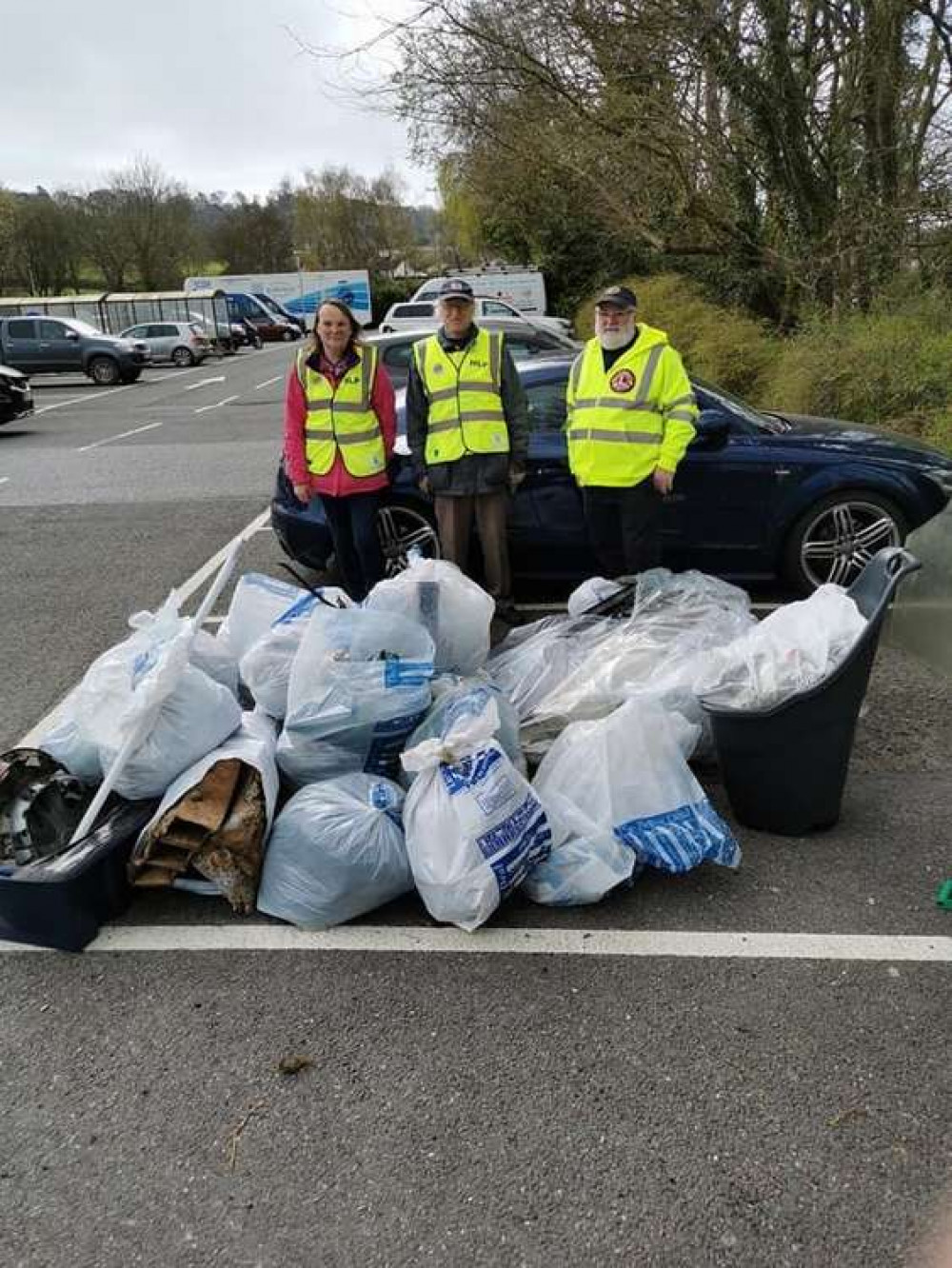 Honiton Litter Pickers in action Honiton Litter Pickers in action