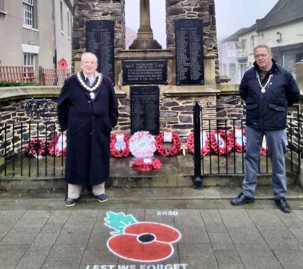 The Mayor with Ashby resident Mike Briggs on front of the War Memorial in Market Street