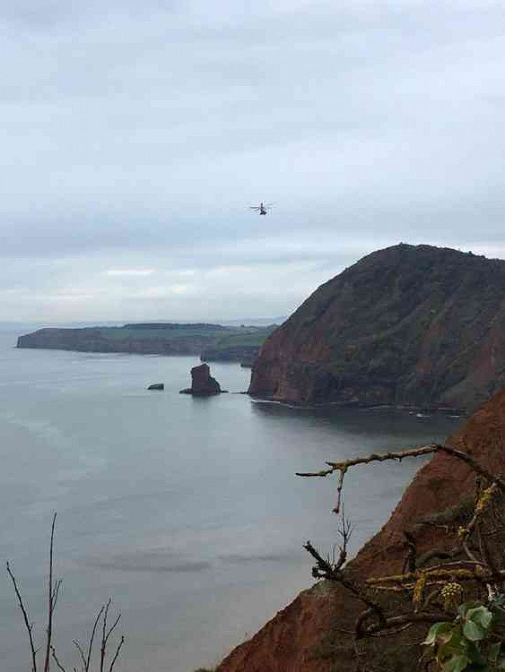 Emergency services rushing to the scene at Sidmouth beach. Image courtesy of Ross Walton.