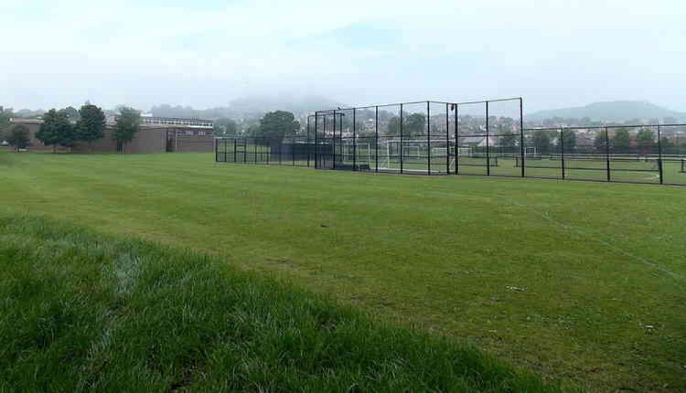 A view of the college from the footpath and cycleway from Sidford to Fortescue. Image courtesy of Jaggery.