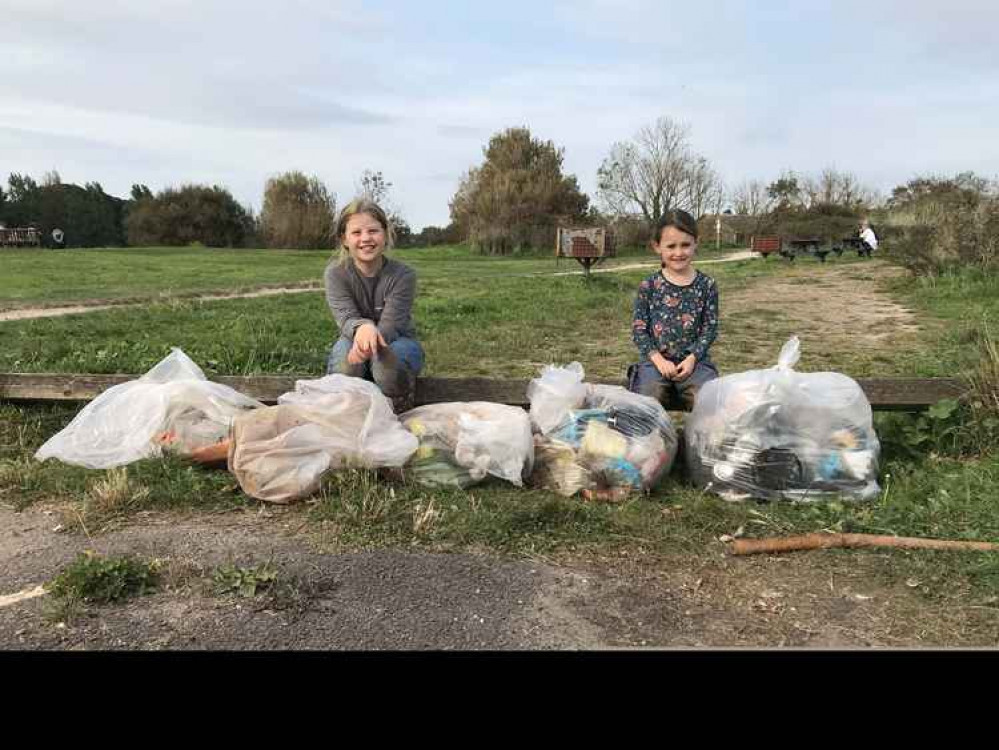 Pictures from a litter pick on the River Otter.