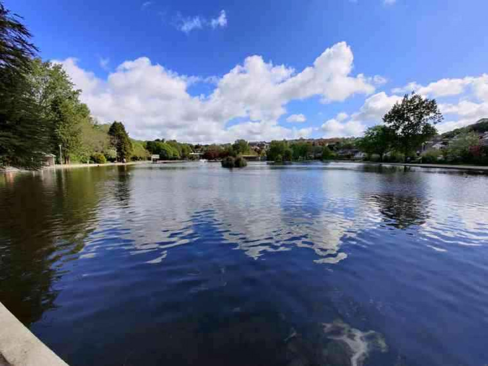 Coronation Park and lake.