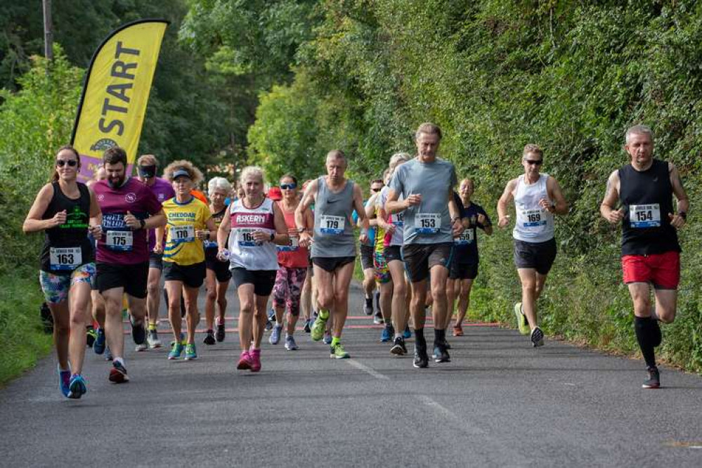 One of the waves sets off (Photo: Mendip Athletics Club)