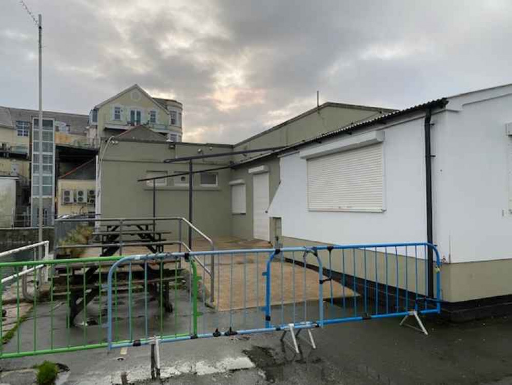 The current outdoor seating area.