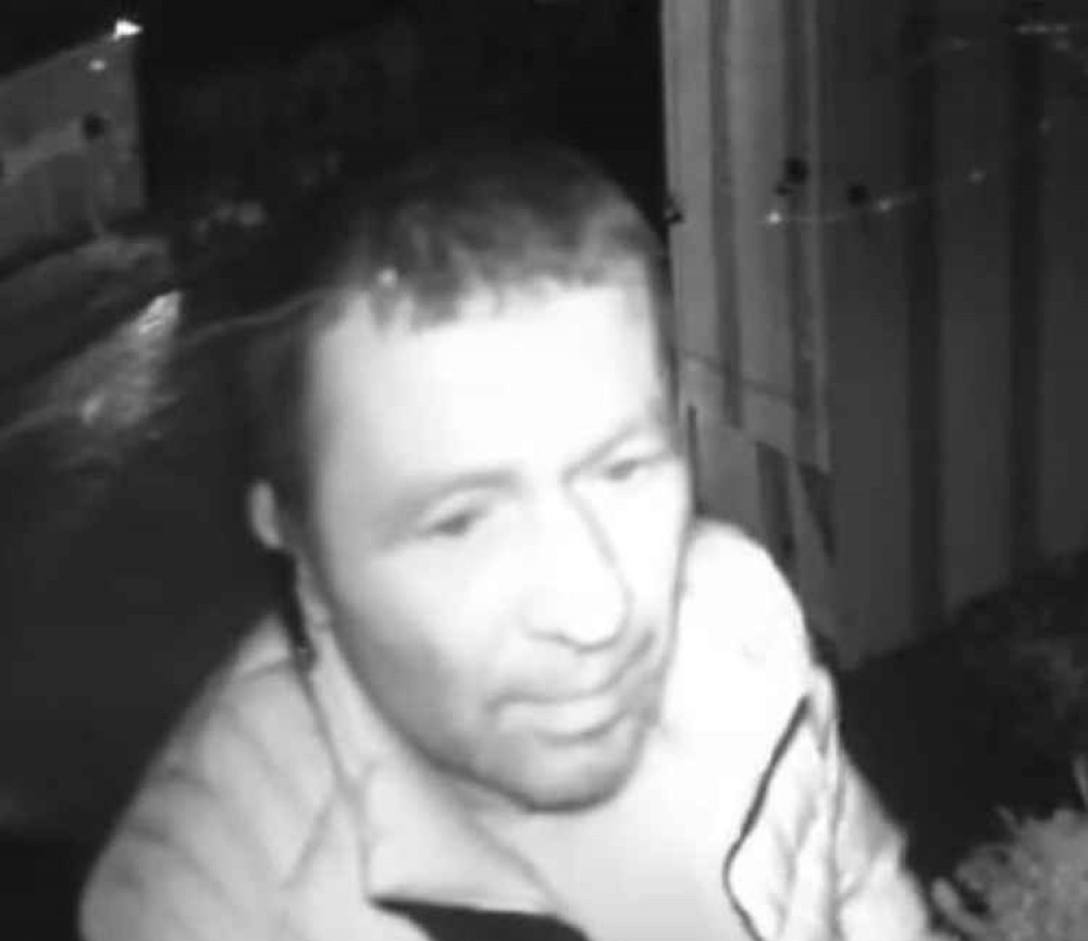 Do you recognise this man? Do you recognise this man?