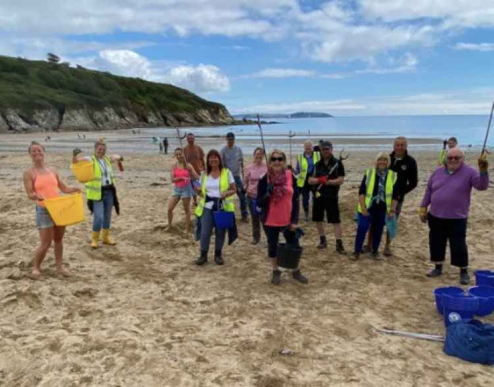 The volunteers at Maenporth.