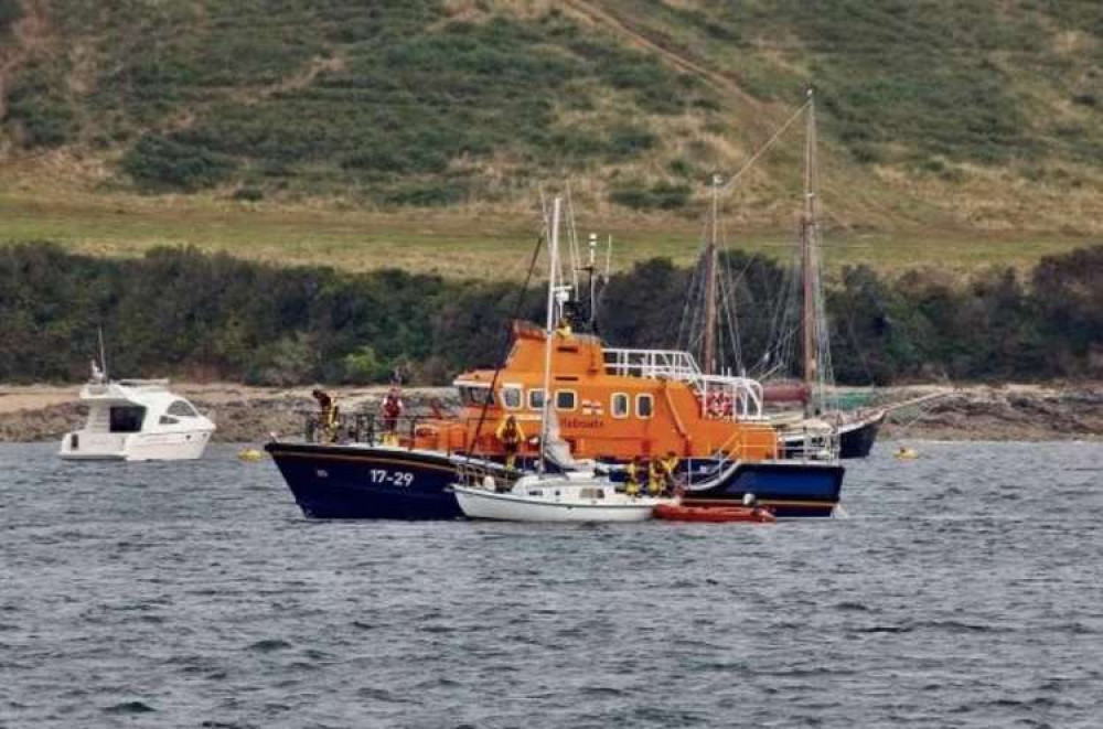 Photo of the rescue by David Barnicoat. Photo of the rescue by David Barnicoat.