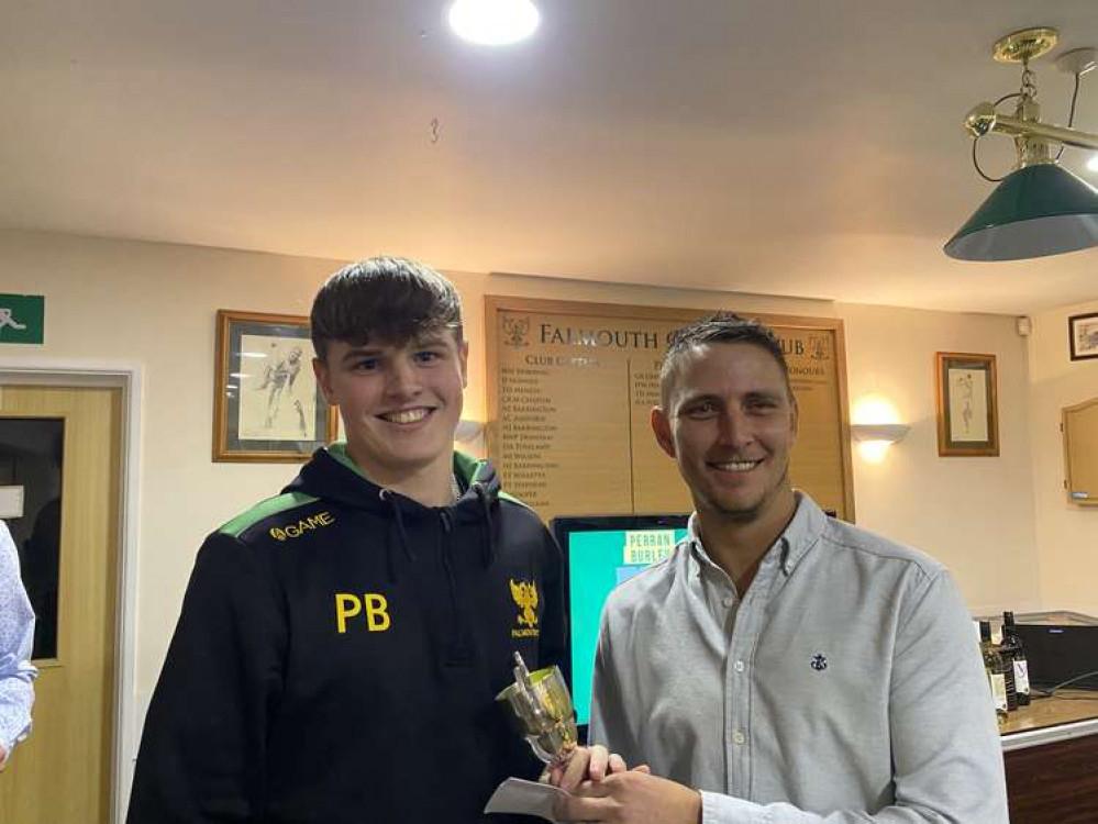 Perran Burley with the 2nd team bowling award.