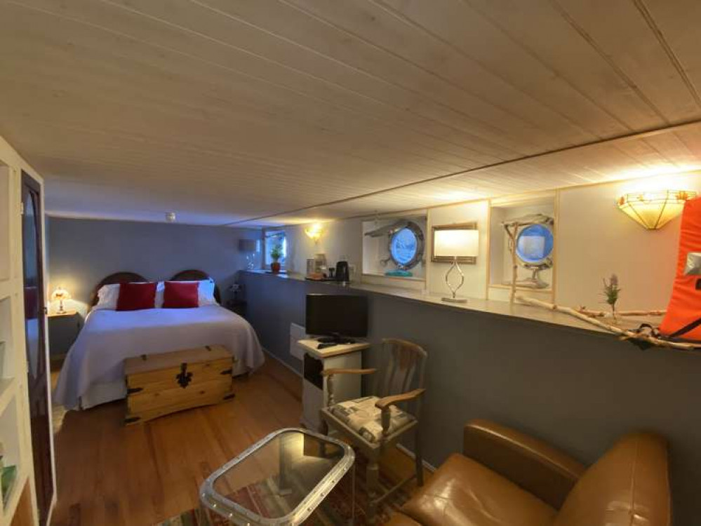 One of the superb rooms people can stay in. One of the superb rooms people can stay in.