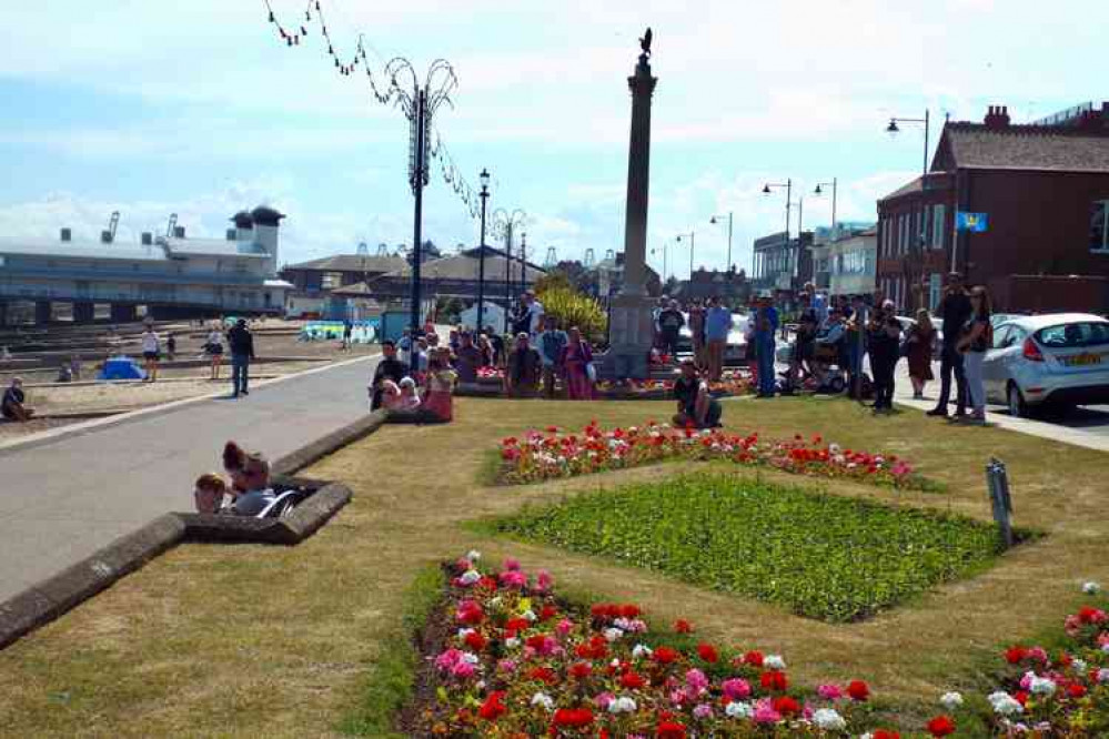 Group waiting for BLM marchers to go past the Felixstowe war memorial