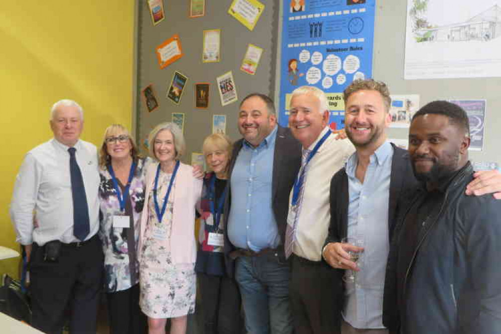 Chris Franks, Marianne Cowpe, Mary Templing, Clare Richardson,Wynne Evans,Keith Hatton, Kelvin Chris Franks, Marianne Cowpe, Mary Templing, Clare Richardson,Wynne Evans,Keith Hatton, Kelvin